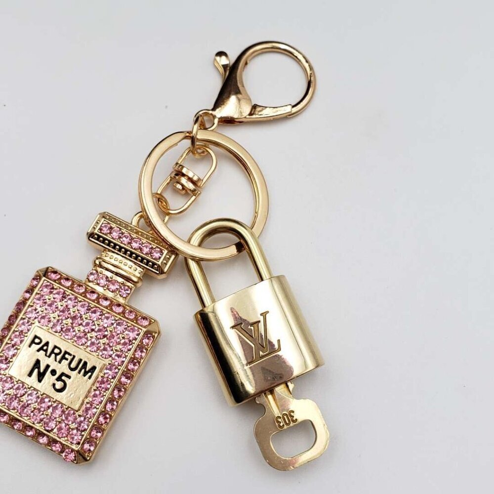 Louis Vuitton Gold Lock 🔑 Authentic LV Padlock + Bag Unbranded N5 Bottle Charm - Picture 5 of 9